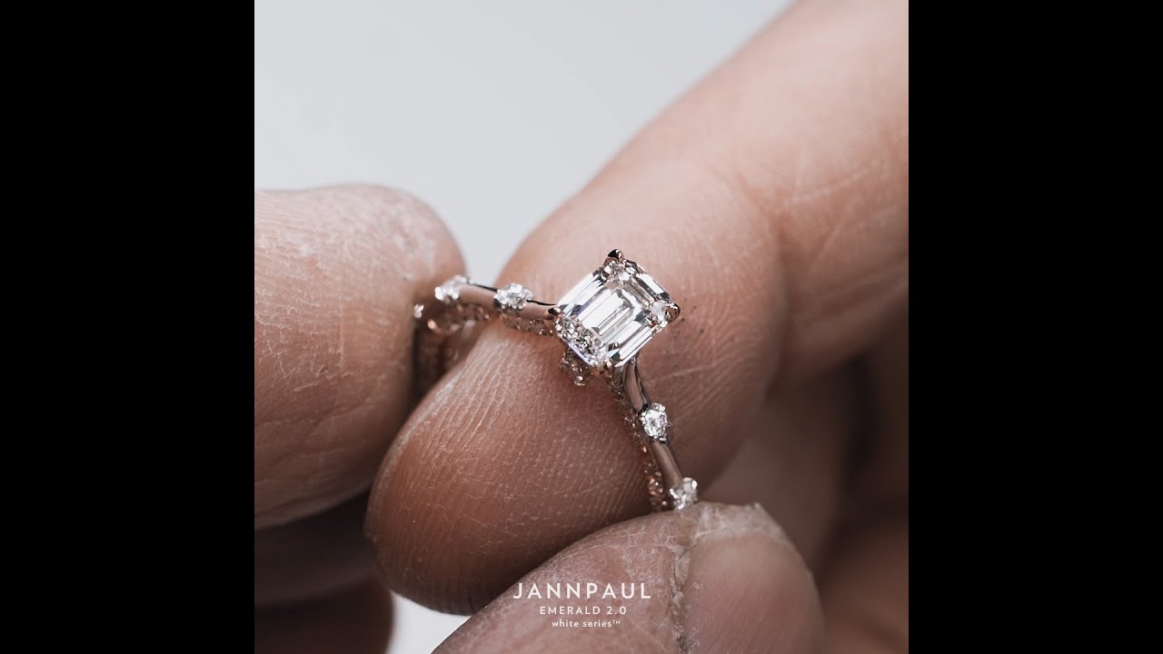 The most Unique Diamond Engagement Ring with a Emerald 2.0