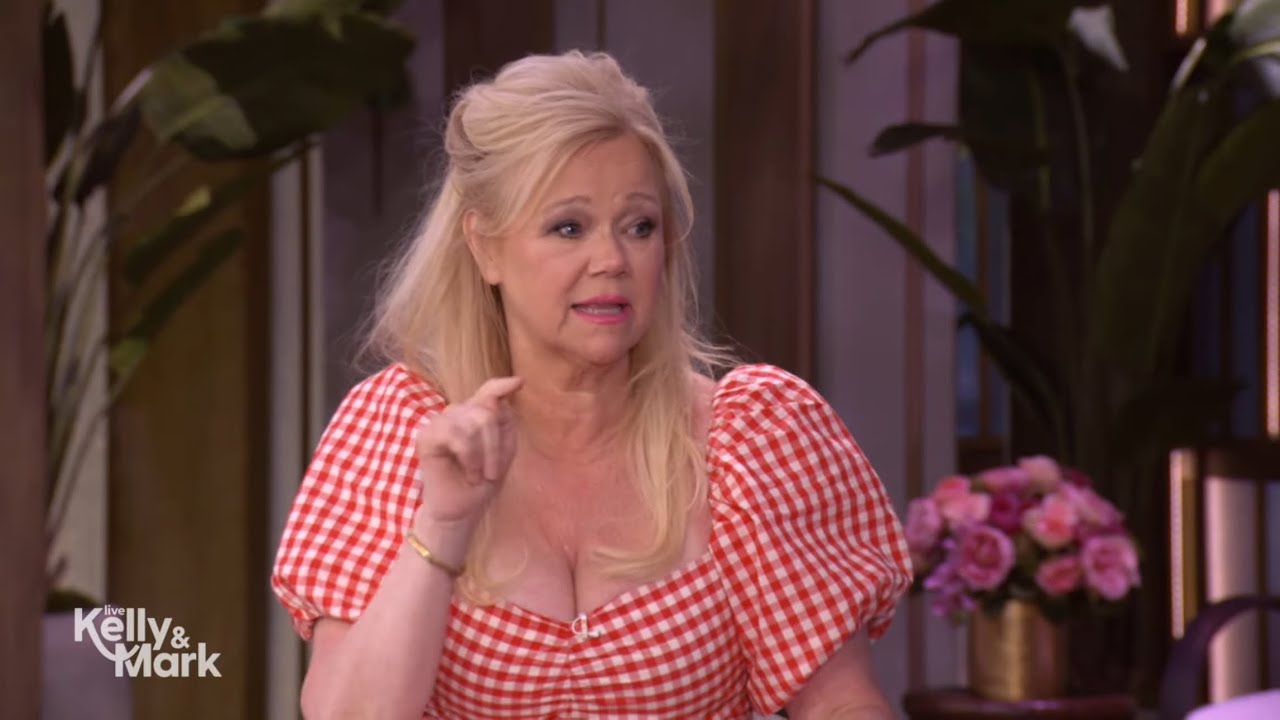 Caroline Rhea Fell Asleep on a Plane Watching "Sabrina the Teenage Witch"