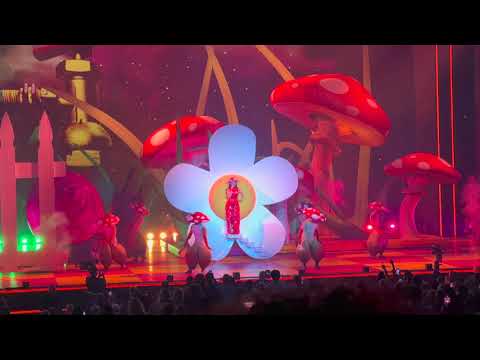Katy Perry (2023-05-12, Resorts World Theatre, Las Vegas, NV) [4K]