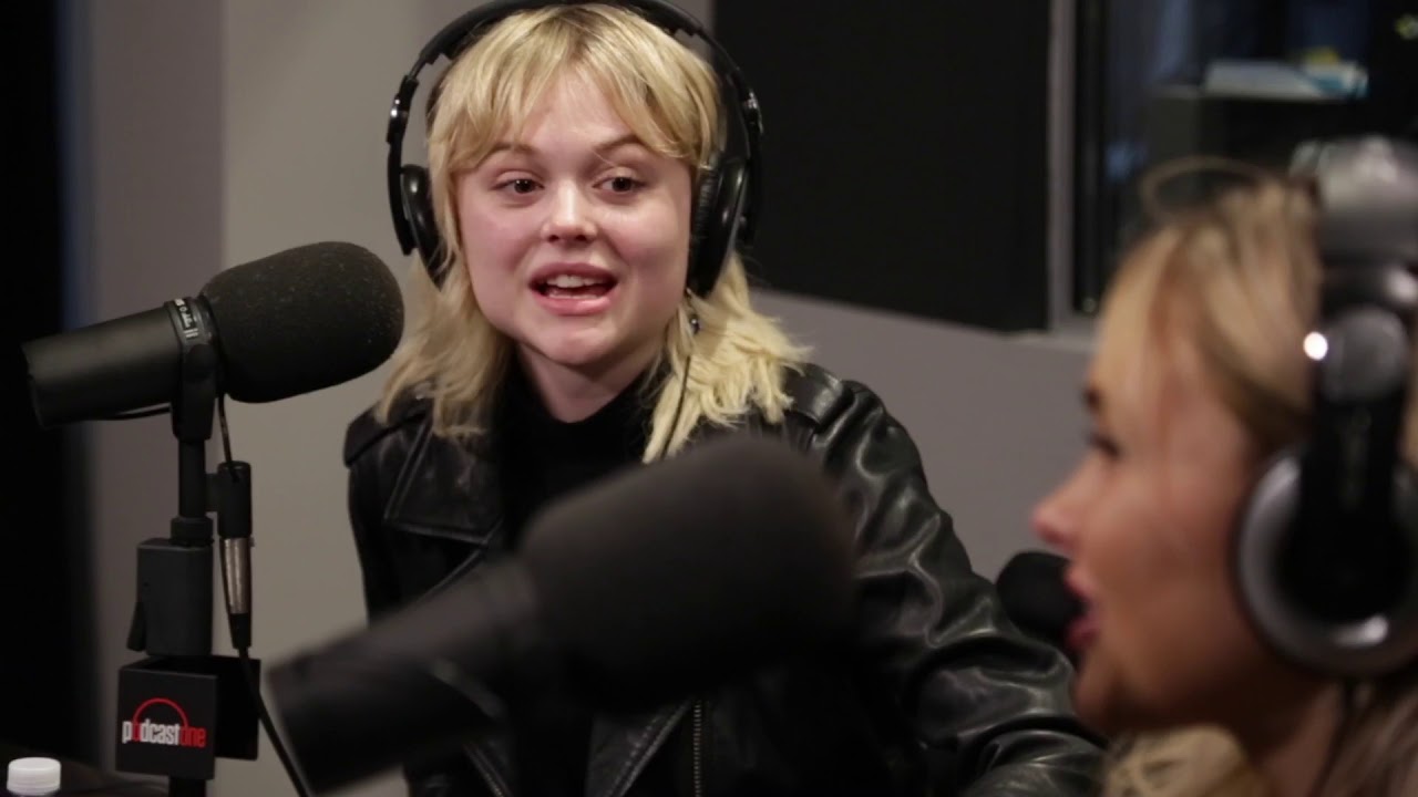 NOW WHAT?! Jessica Graf with sisters Natalie Alyn Lind, Emily Alyn Lind