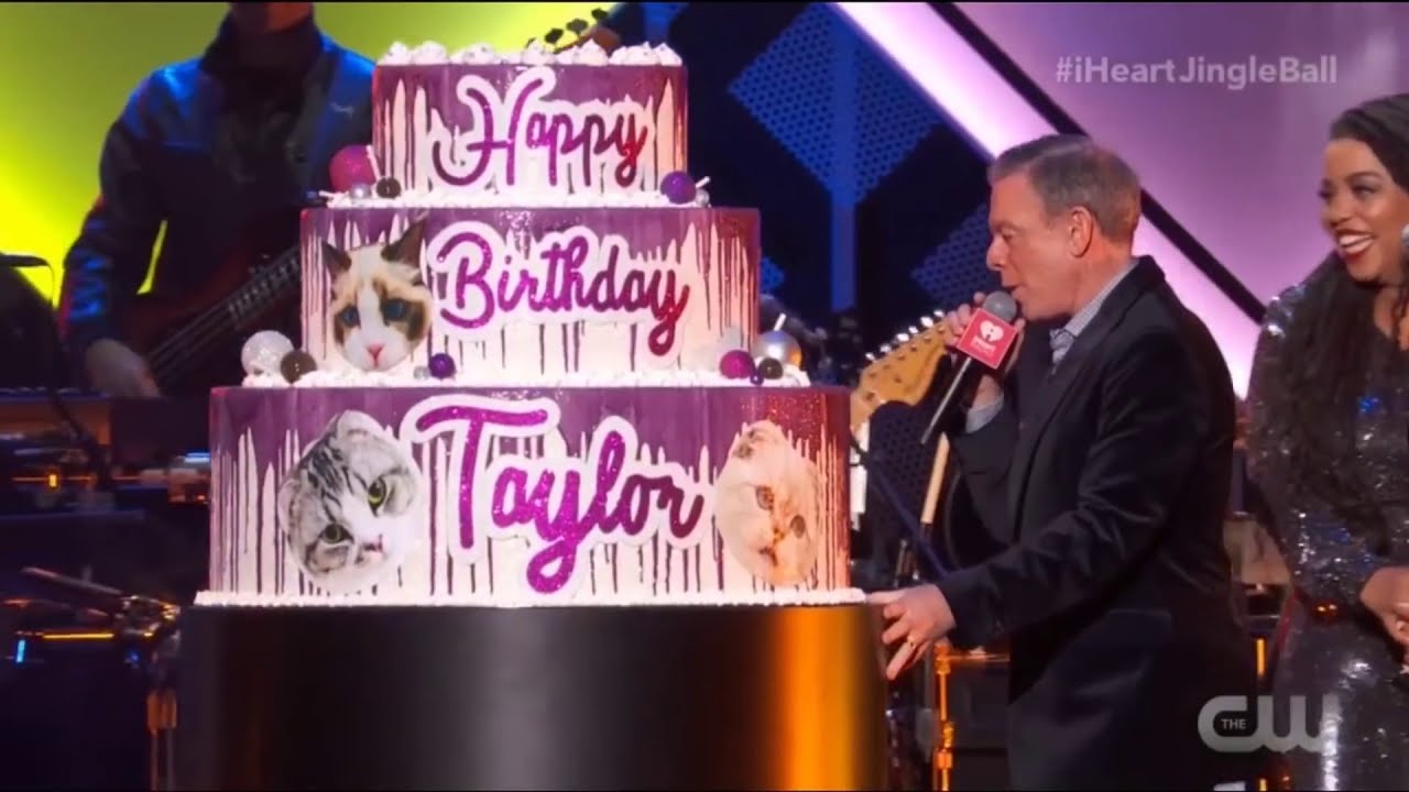 Crowds sing "Happy Birthday" for Taylor Swift (December 13th, 2019)