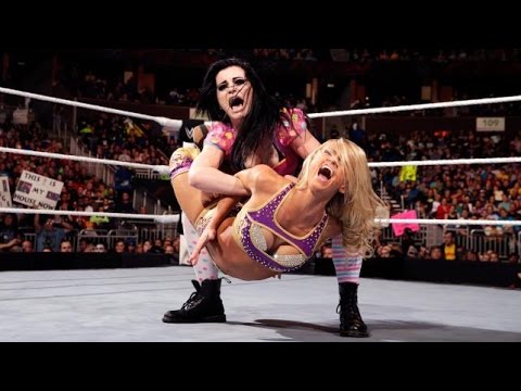 WWE RAW 02.16.15 Paige vs. Summer Rae (720p)