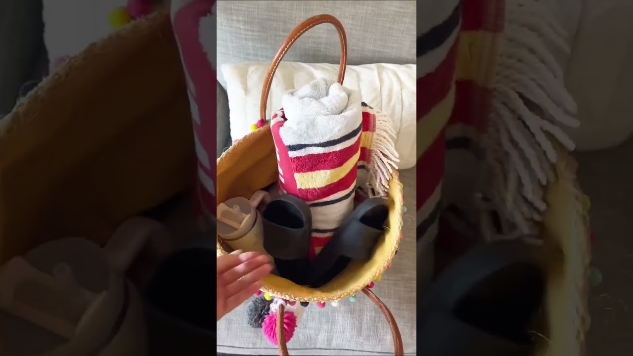 pack my beach bag with me!!✨🐚🤍I ALWAYS forget the last few items😂#beachlife #beachbag #packwithme