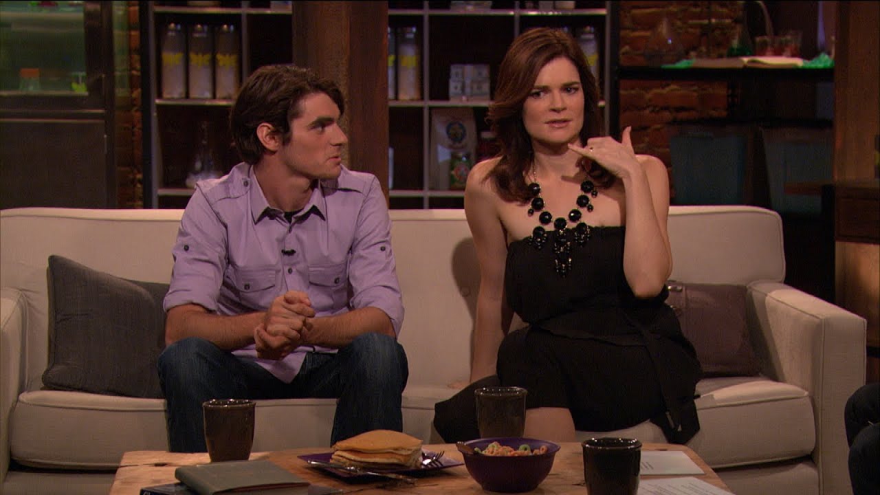 Betsy Brandt and RJ Mitte on Hank and Marie: Talking Bad