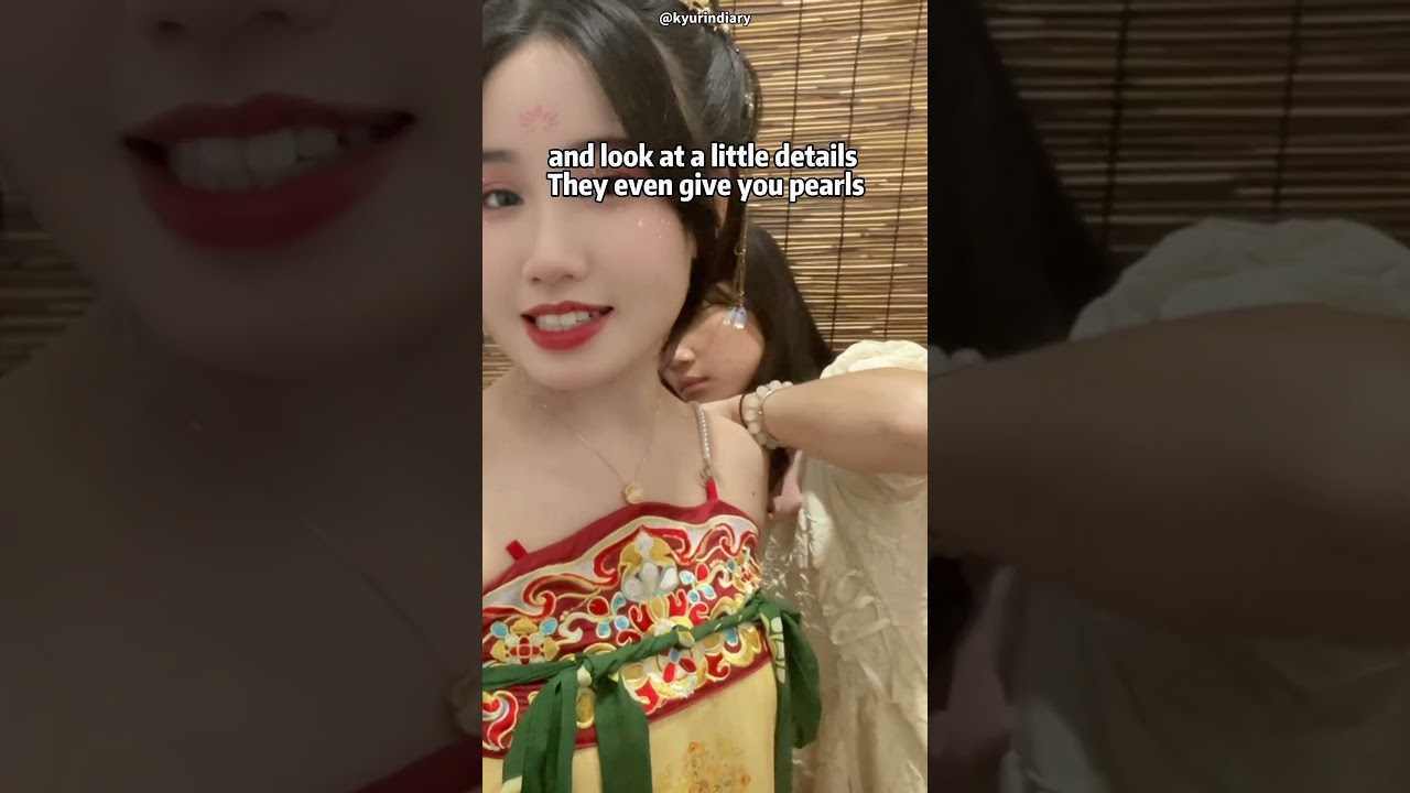 WEAR HANFU IN PUBLIC IN CHINA 😳 #douyin #chinese #chinesemakeup #hanfu #douyinmakeup #douyinchina