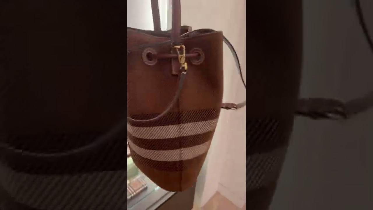 SHOULD I TREAT MYSELF TO THIS BURBERRY PURSE 👛 🤔🤔🤔