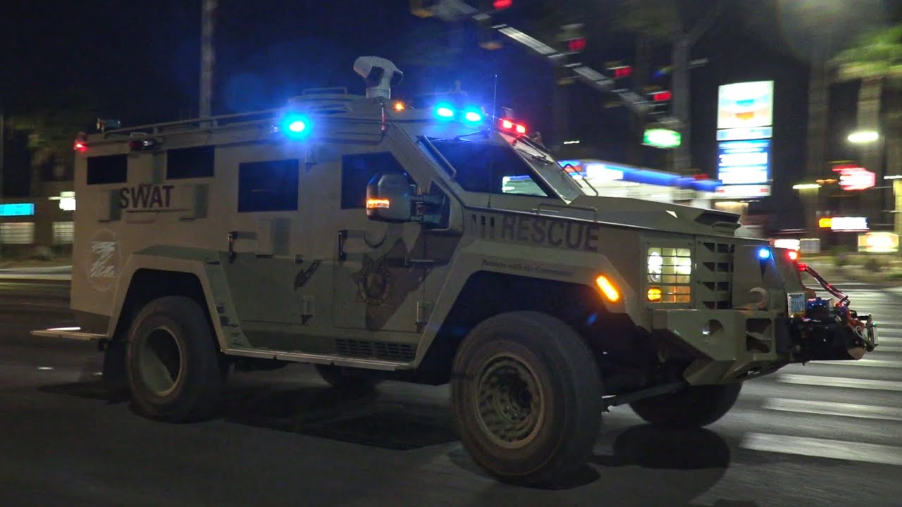 HUGE SWAT RESPONSE! Over 40 Units Responding Code 3 - Las Vegas Metro Police Department SWAT Team