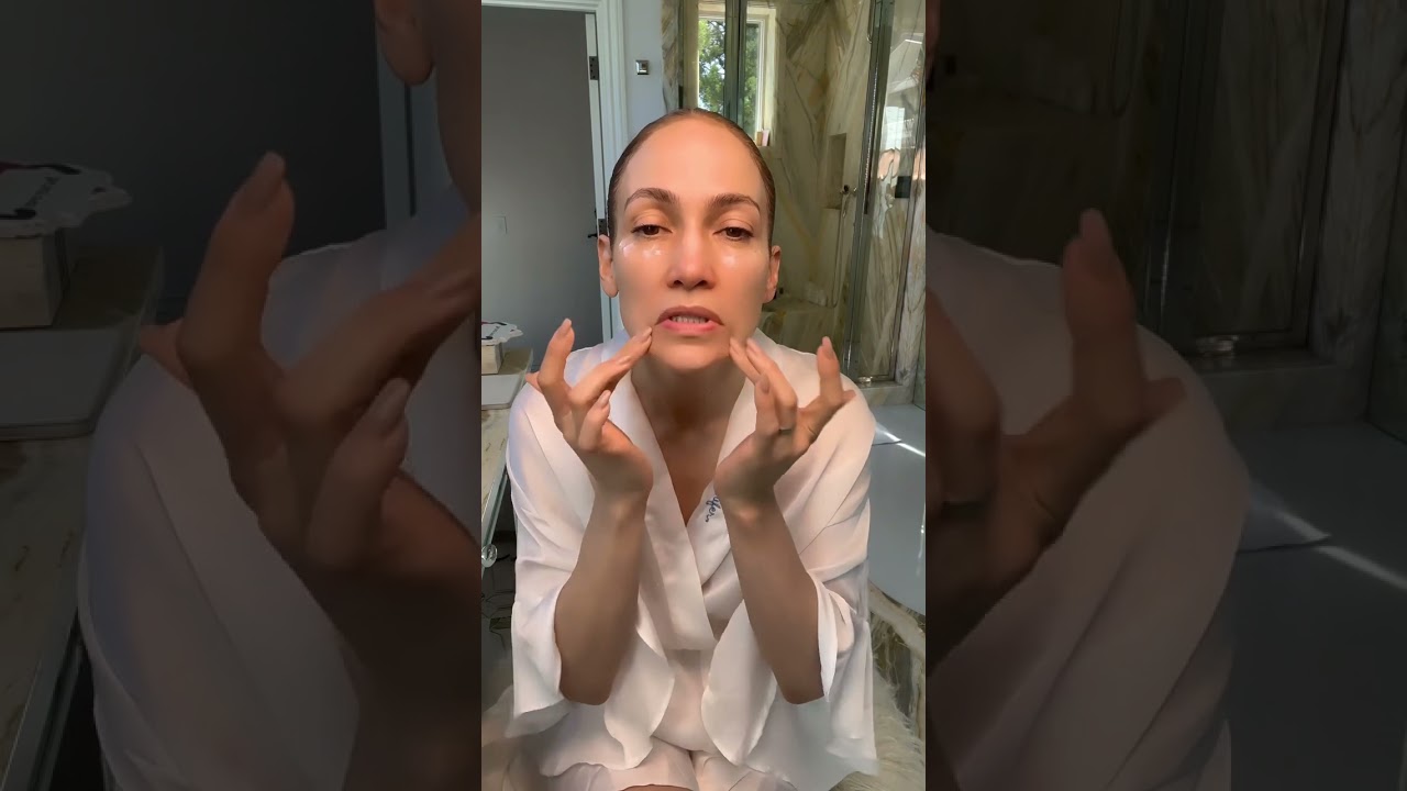 Jennifer Lopez - JLo Beauty Bronx Goddess Glow
