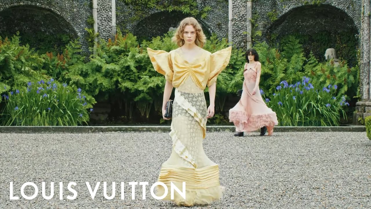 Women's Cruise 2024 Show | LOUIS VUITTON