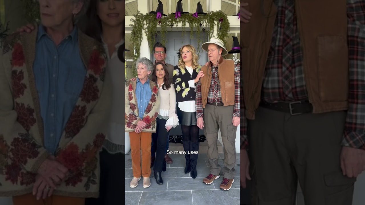 The cast of Haul Out the Holly announces Haul Out the Halloween