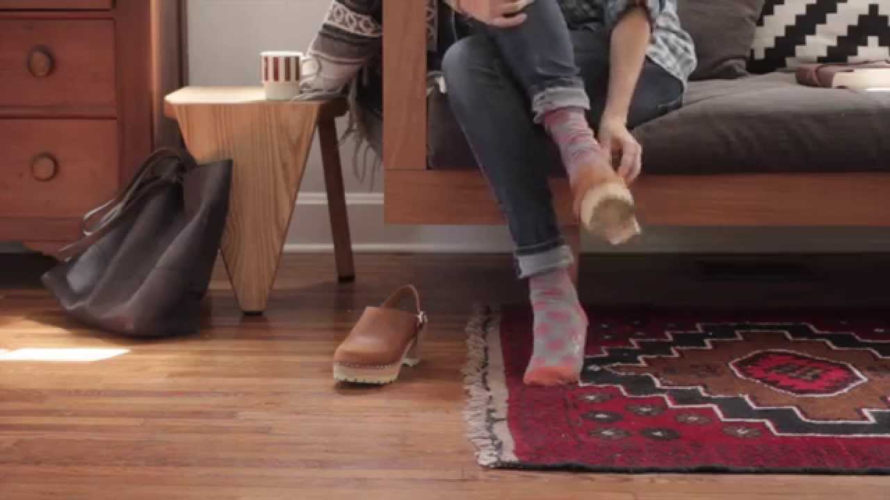 Fall Shoe Trend: Wooden Clogs