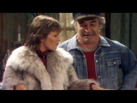 07 SOAP Woman in fur coat