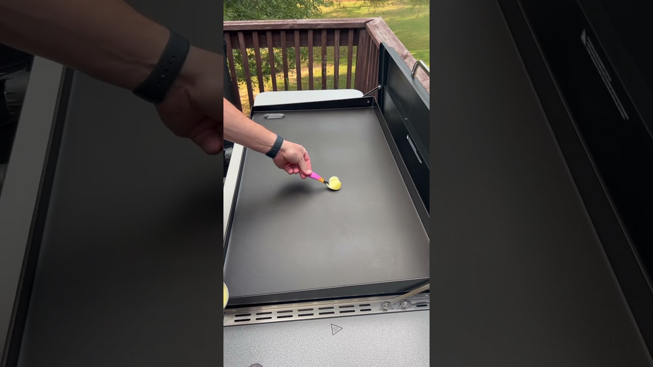 New WEBER Griddle #griddleseasoning #howtoseasonagriddle #weber #griddle #grill #grilling #cooking