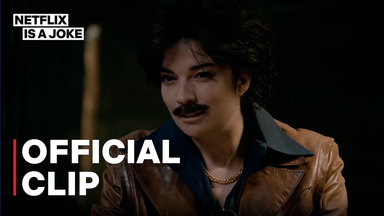 Annie Murphy Goes Undercover As The Pancake King | Murderville Season 1