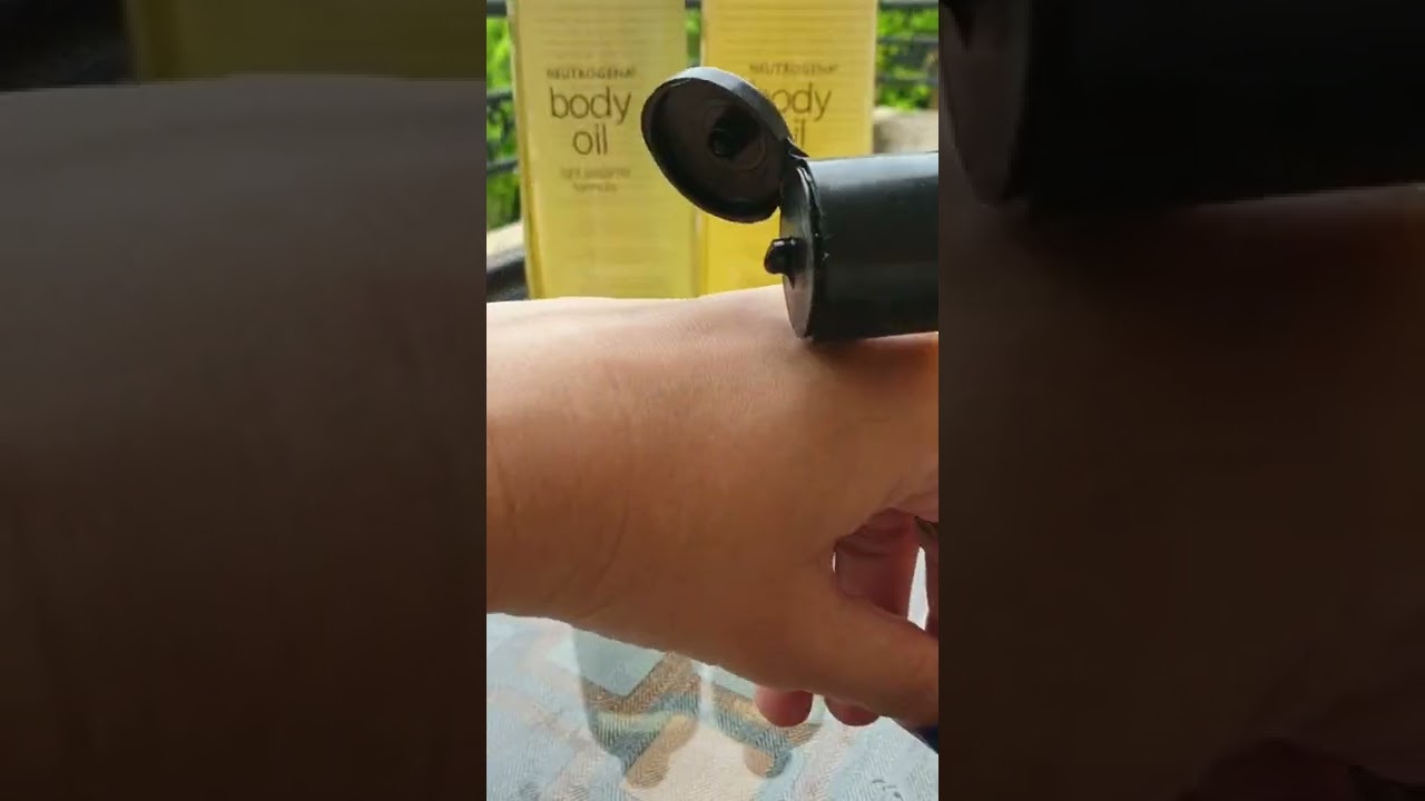 Neutrogena body oil