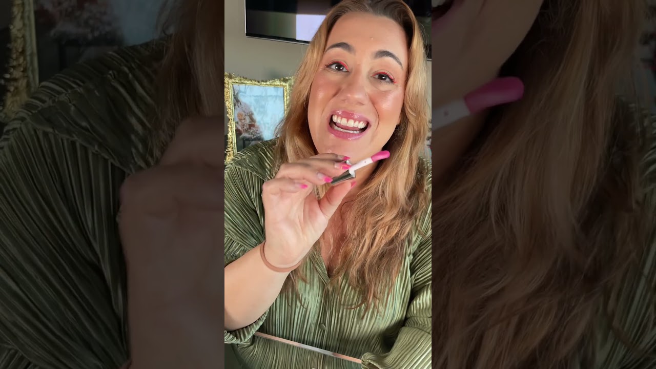 CLARINS LIP OIL! What's the hype about? Alexis evaluates #makeup #makeupshorts #beauty #lipoil